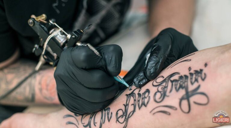 policial pode ter tatuagem