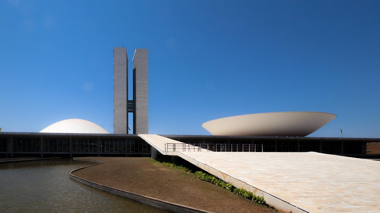 Congresso Nacional em Brasília, sede dos Poderes que definem o salário do policial federal
